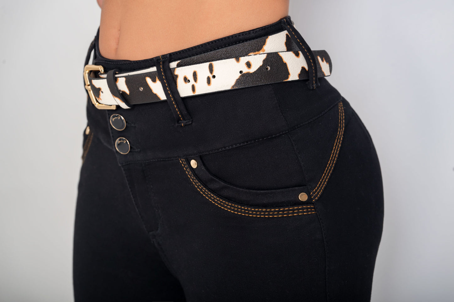 Jean Pretina Alta Control Abdomen - Bota Tubo - Negro Ref 1767