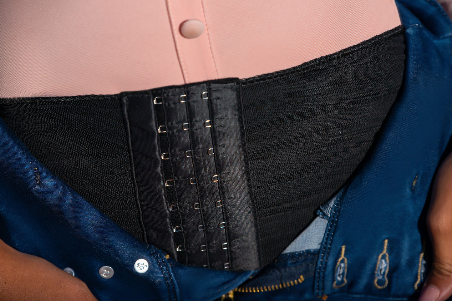 Jean Pretina Alta Con Faja Control Abdomen - Bota Tubo Tobillero Ref 1389