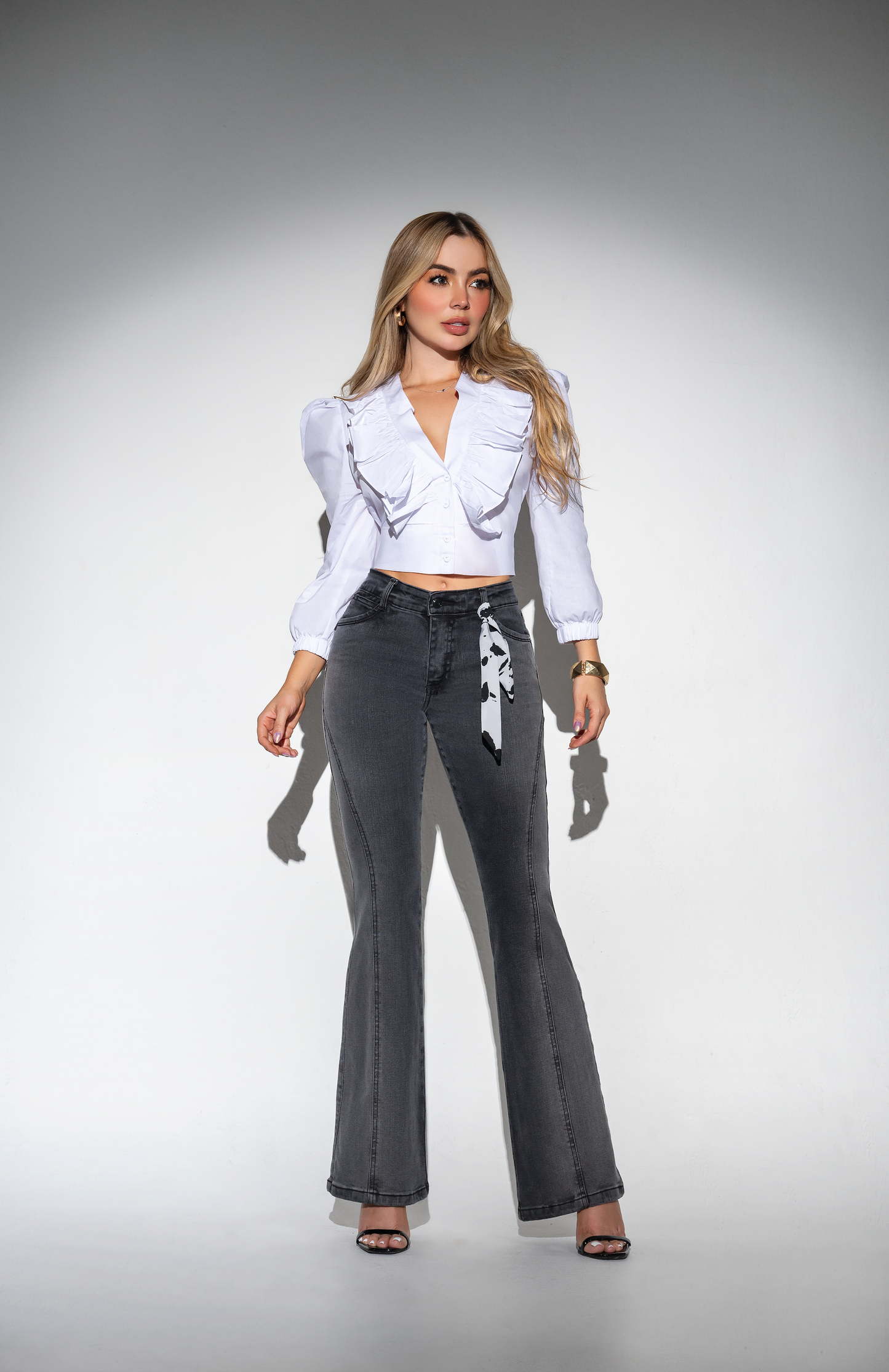 Jean Tiro Alto 1 Botón - Bota Campana - Gris Oscuro Ref 1730