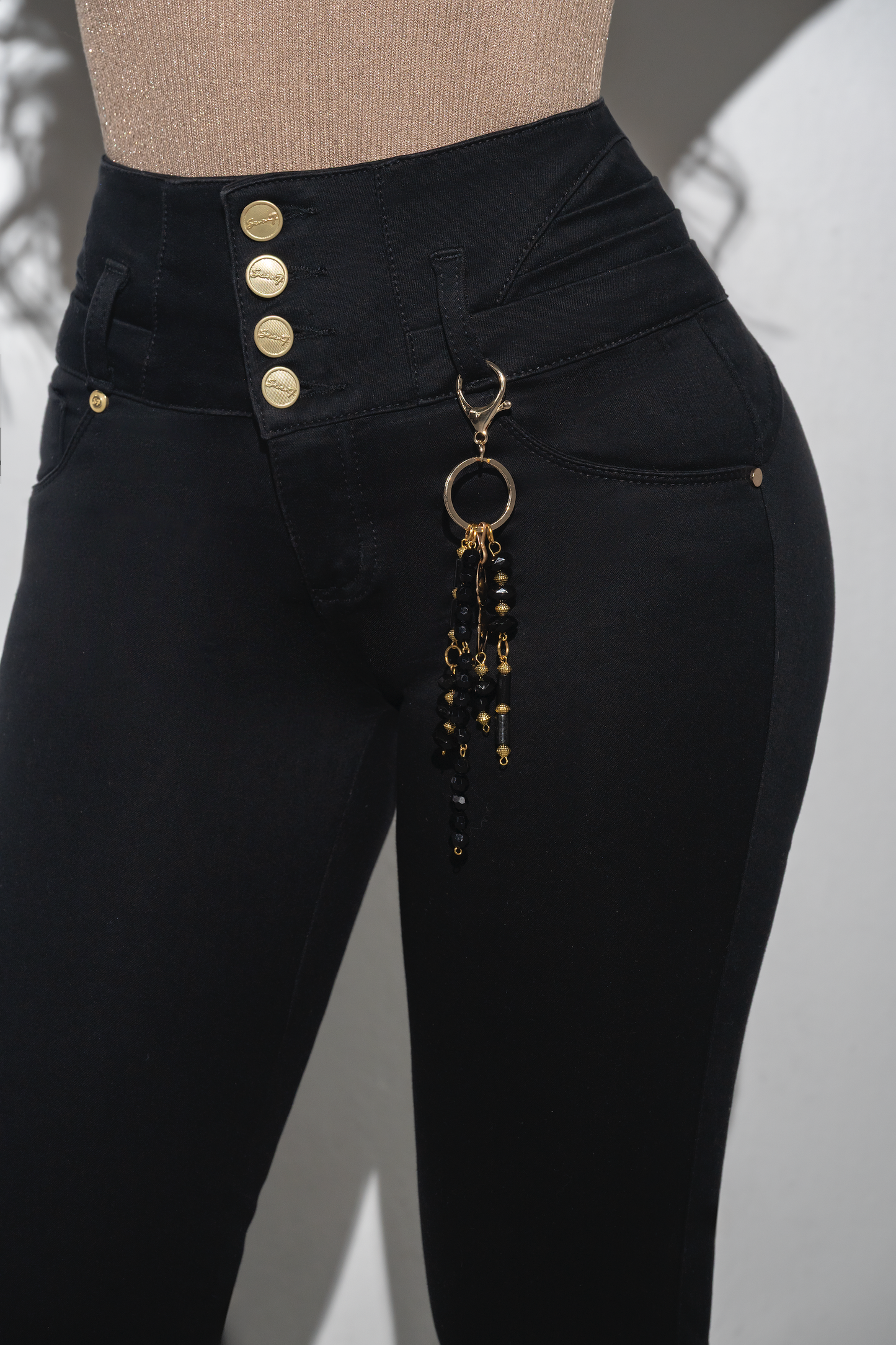 Jean Pretina Alta Control Abdomen - Bota Tubo - Negro Ref 1750