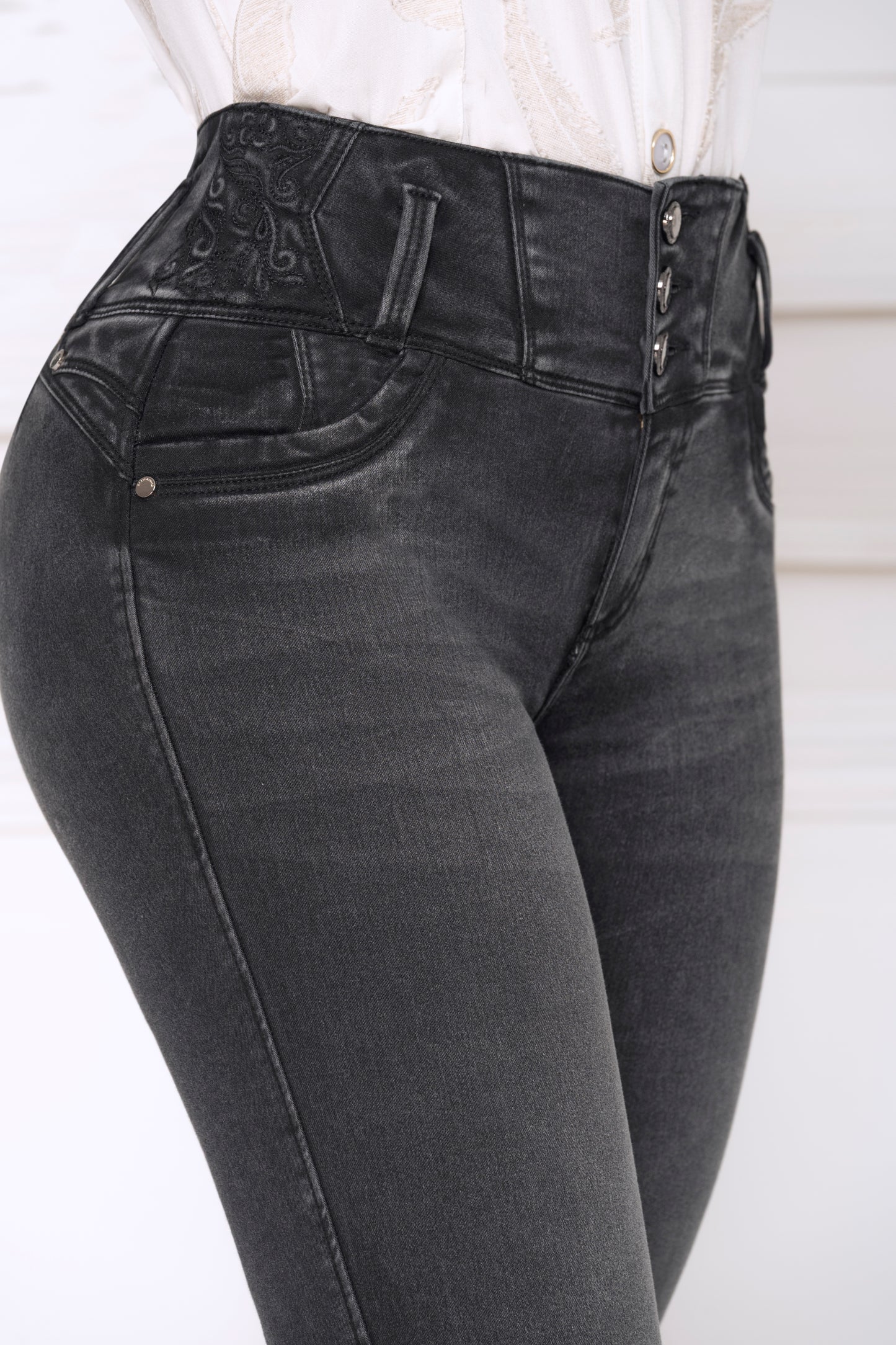 Jean Push Up Piel Durazno Bota Tubo Gris Ref 2180