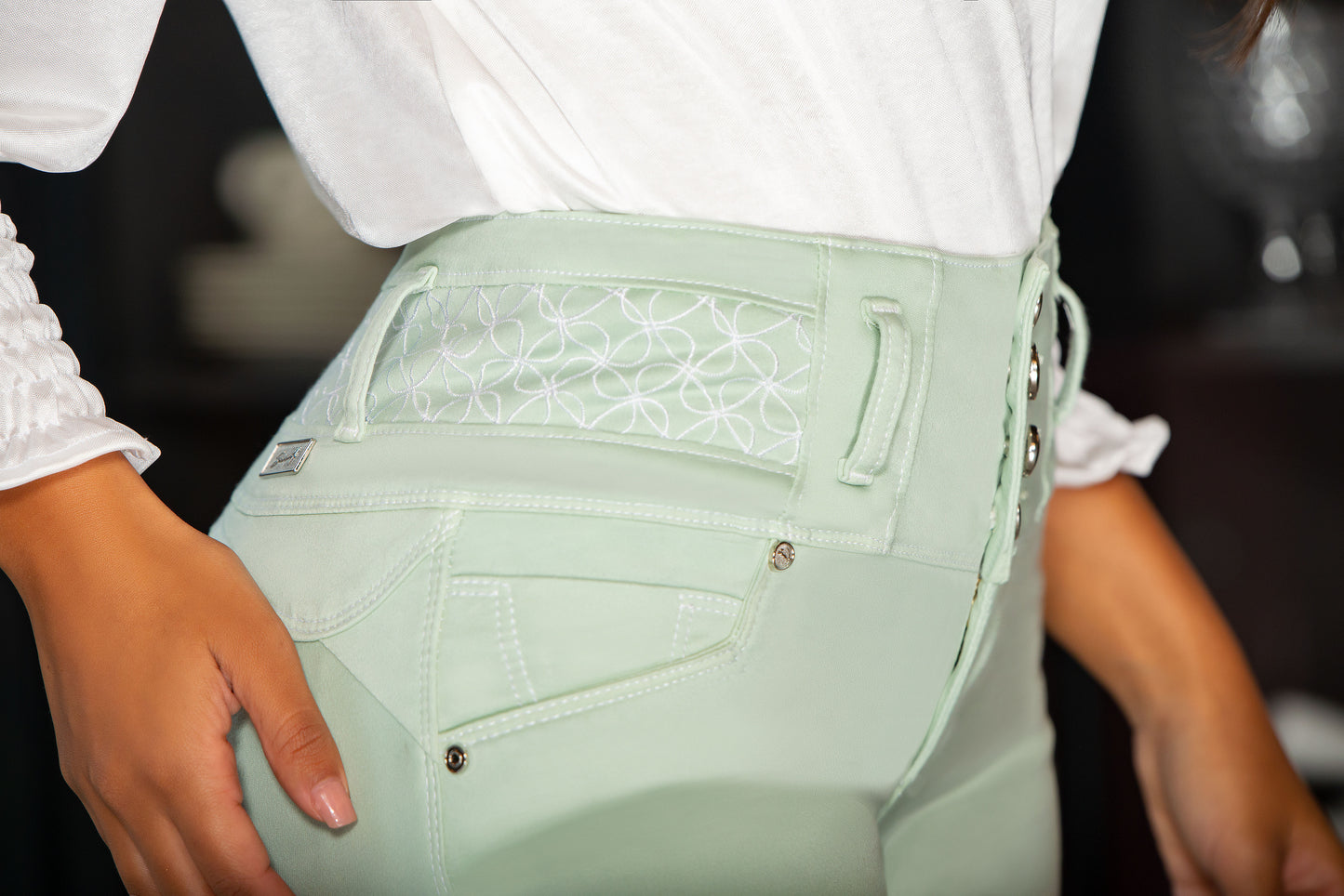 Jean Pretina Alta Control Abdomen - Bota Tubo Tobillero - Verde Pastel Ref 1378