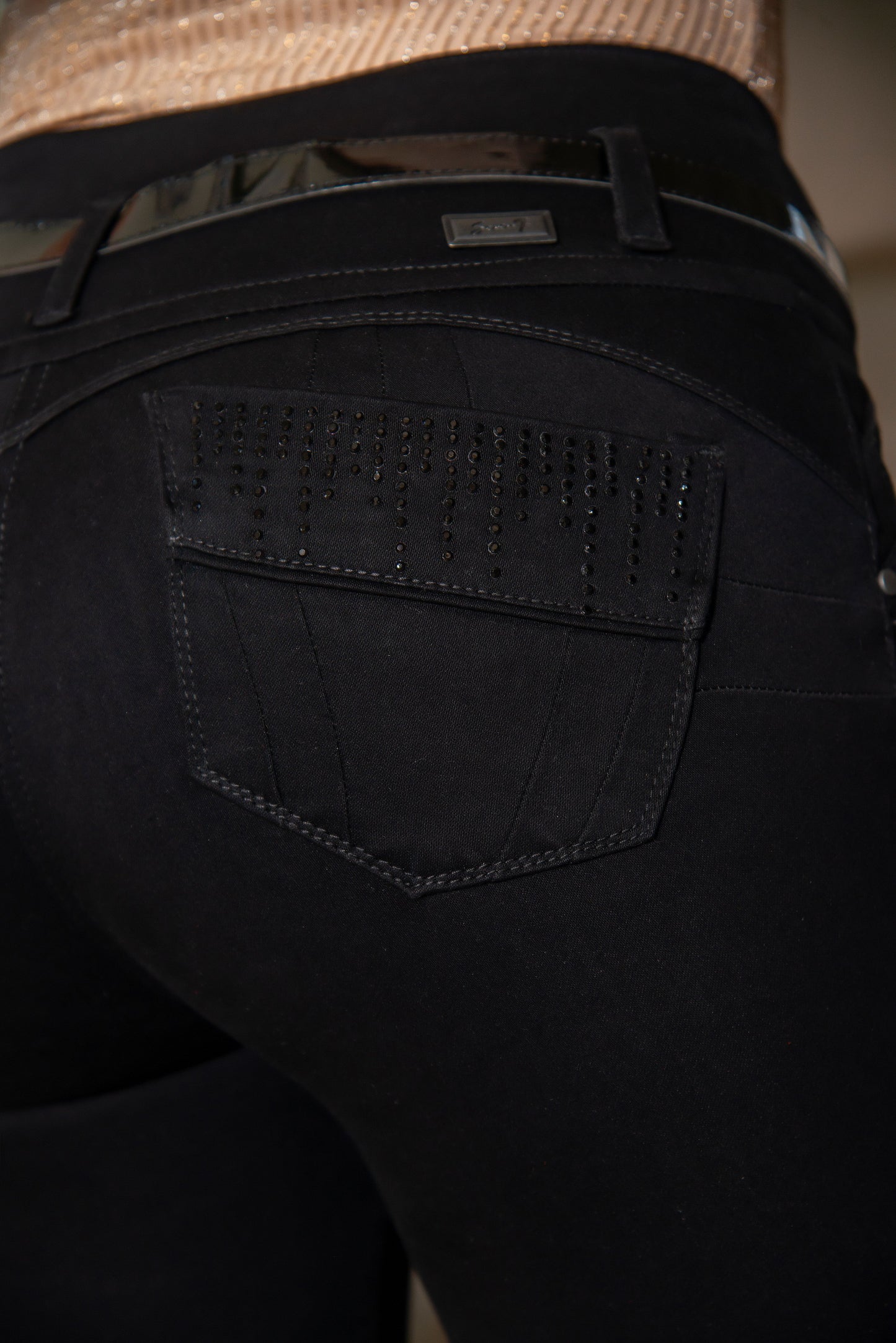 Jean Pretina Alta Control Abdomen - Bota Tubo Tobillero - Negro Ref 1439