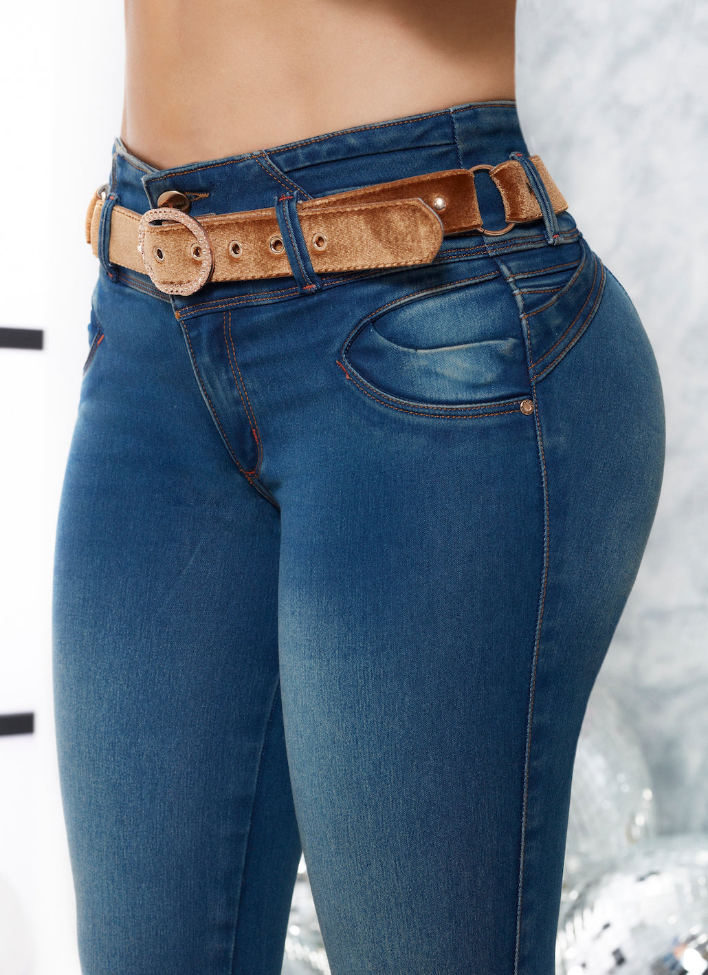 Control Abdomen-Piel de Durazno-Bota Tubo Ref. 1426