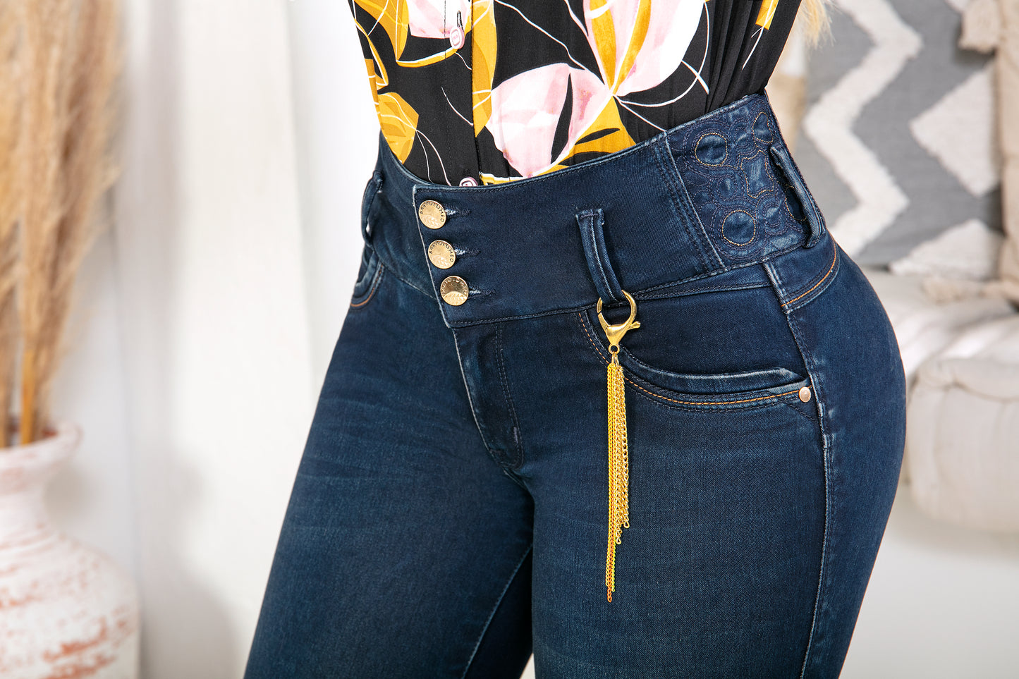 Control Abdomen-Piel De Durazno-Bota Tubo Ref 1512