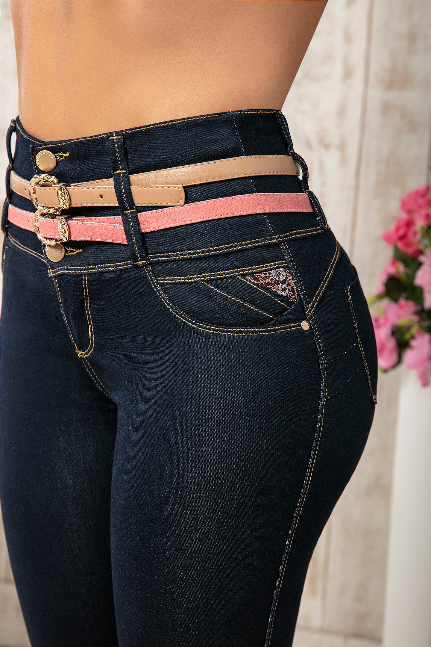 Control Abdomen-Piel De Durazno-Bota Tubo Ref 1547